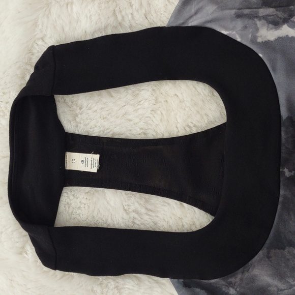 LULULEMON TOP. - Picture 3 of 12